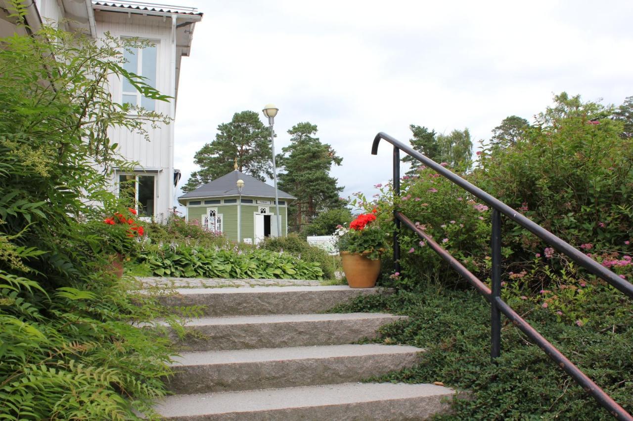 Ah Stifts- & Konferensgard Hotel Ljungskile Exterior photo